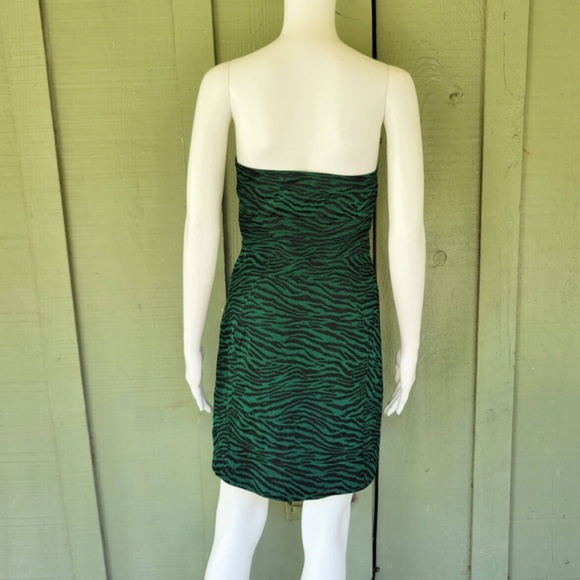 NWT Diane Von Furstenberg Emerald & Black Tiger Print Mini Dress Size 0 - Picture 3 of 15